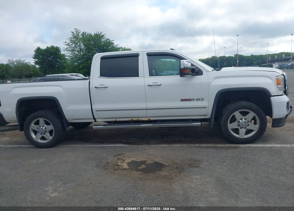 2015 GMC SIERRA 2500HD SLT VIN: 1GT12ZE81FF647093