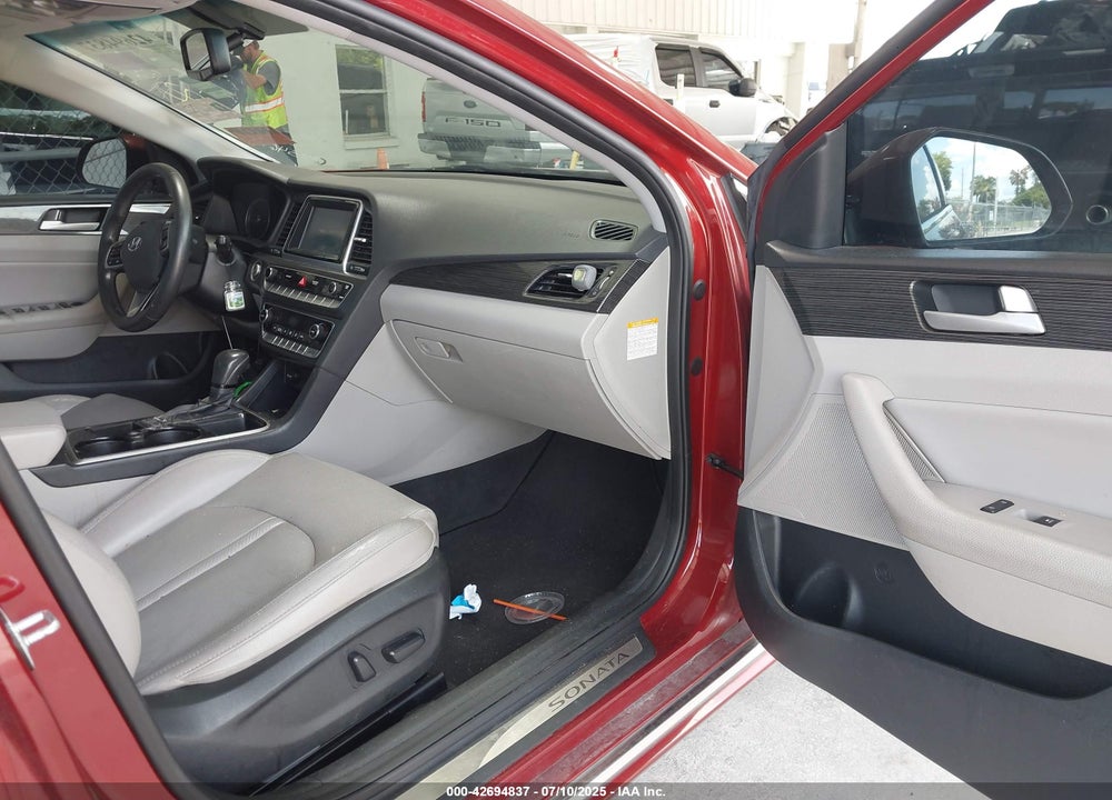 2018 HYUNDAI SONATA HYBRID VIN: KMHE34L37JA083461
