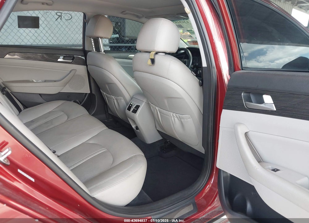 2018 HYUNDAI SONATA HYBRID VIN: KMHE34L37JA083461