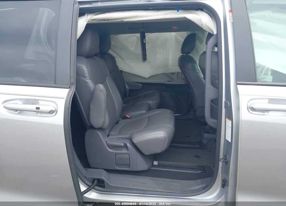 2021 TOYOTA SIENNA LE VIN: 5TDKSKFC6MS028033