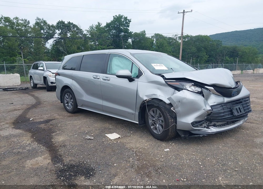 2021 TOYOTA SIENNA LE VIN: 5TDKSKFC6MS028033