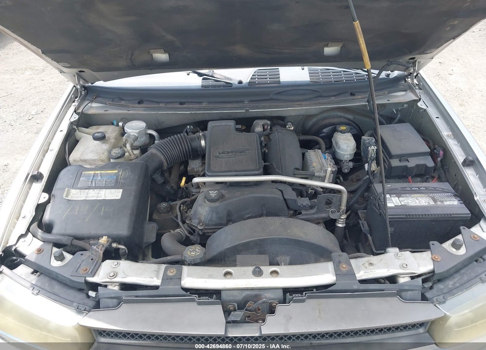 2004 CHEVROLET TRAILBLAZER LS VIN: 1GNDT13S942135507