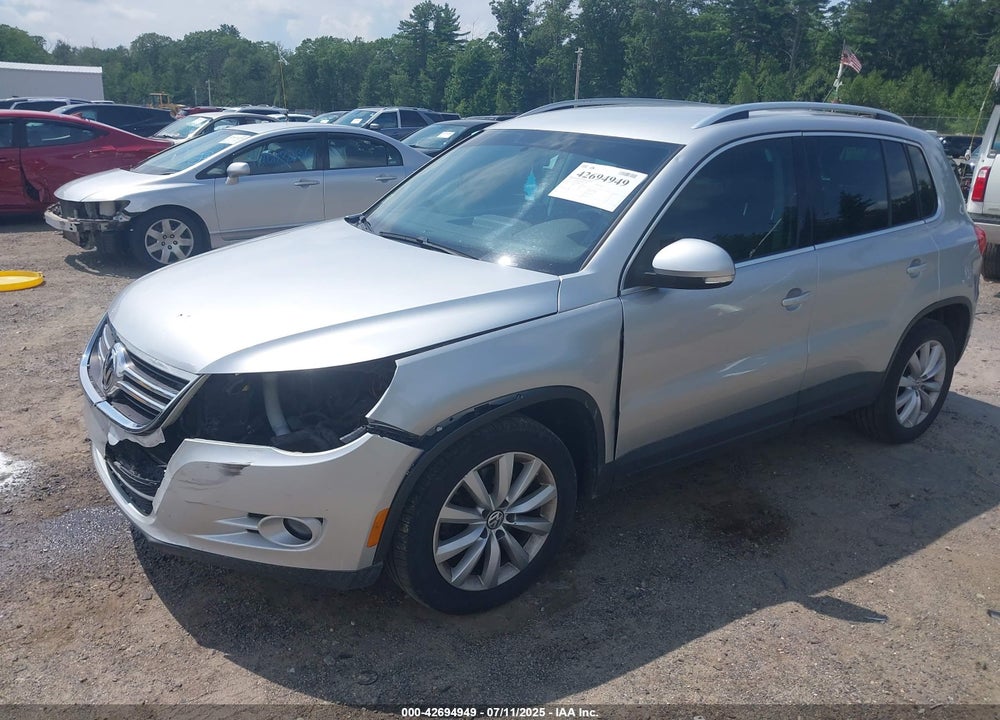2011 VOLKSWAGEN TIGUAN VIN: WVGBV7AX8BW512471