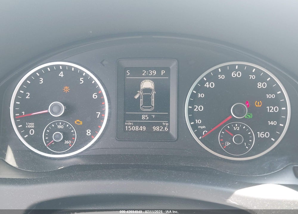 2011 VOLKSWAGEN TIGUAN VIN: WVGBV7AX8BW512471