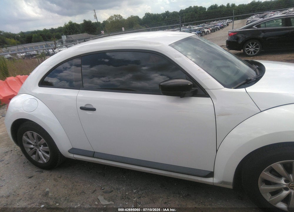 2015 VOLKSWAGEN BEETLE VIN: 3VWF17AT5FM605398