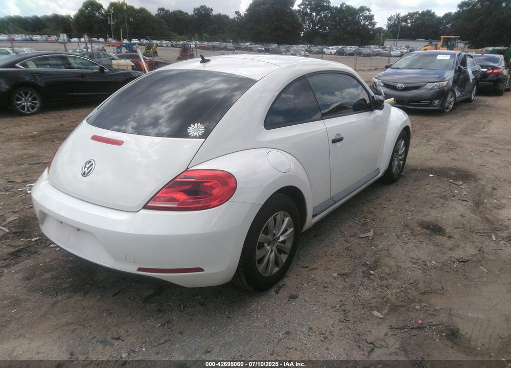2015 VOLKSWAGEN BEETLE VIN: 3VWF17AT5FM605398