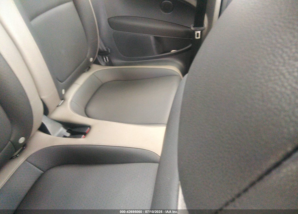 2015 VOLKSWAGEN BEETLE VIN: 3VWF17AT5FM605398