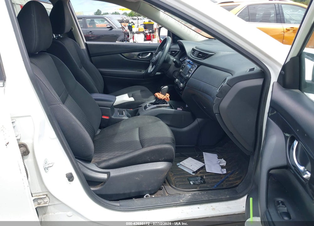 2017 NISSAN ROGUE SV VIN: KNMAT2MV5HP565974