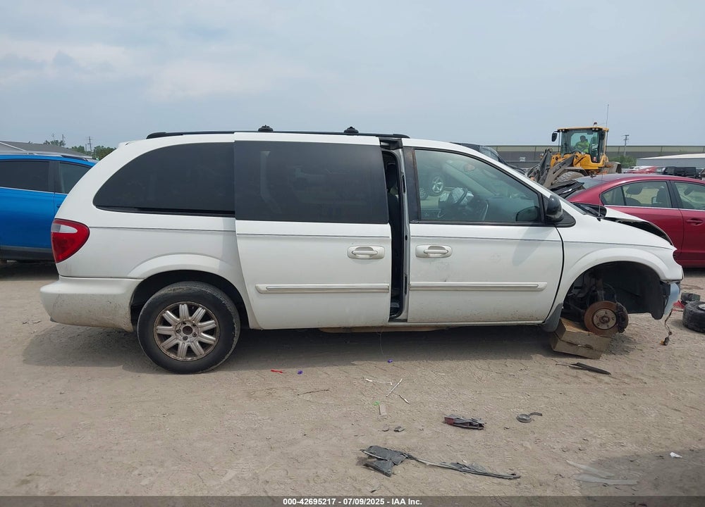 2005 CHRYSLER TOWN & COUNTRY TOURING VIN: 2C4GP54L25R582210