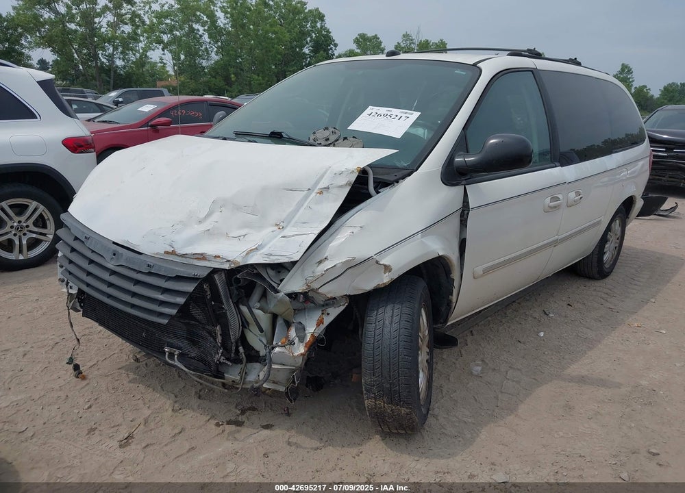 2005 CHRYSLER TOWN & COUNTRY TOURING VIN: 2C4GP54L25R582210