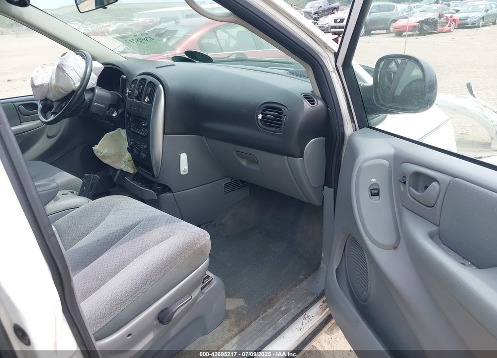 2005 CHRYSLER TOWN & COUNTRY TOURING VIN: 2C4GP54L25R582210