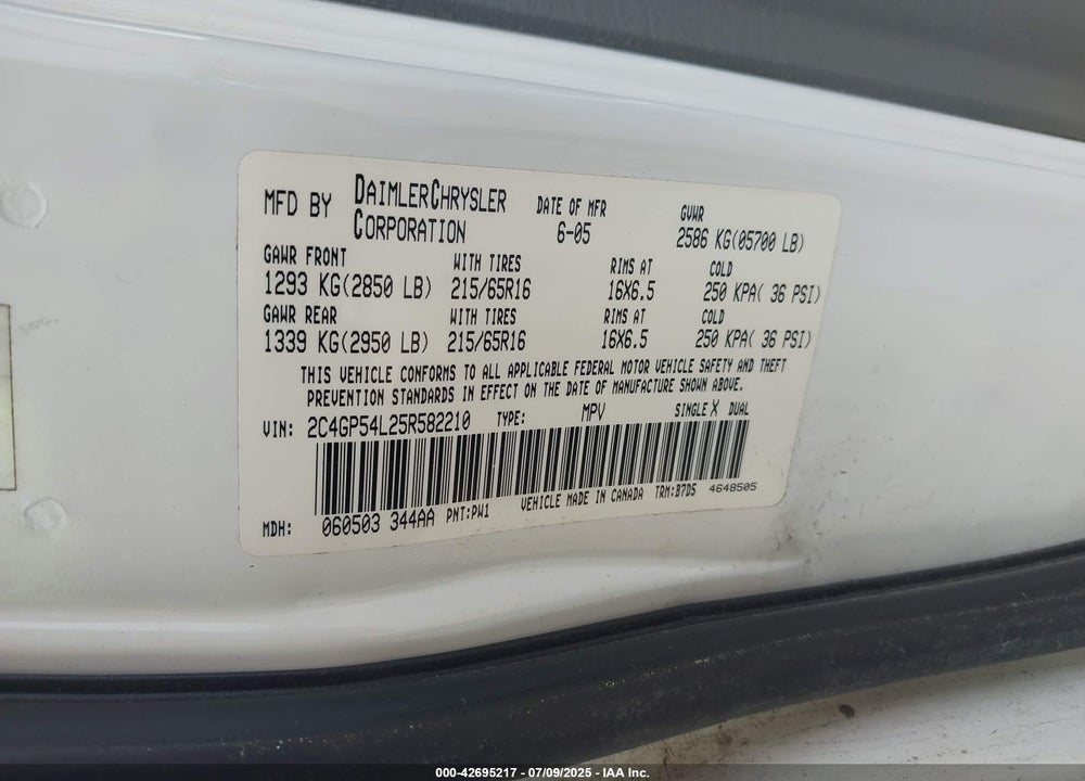 2005 CHRYSLER TOWN & COUNTRY TOURING VIN: 2C4GP54L25R582210