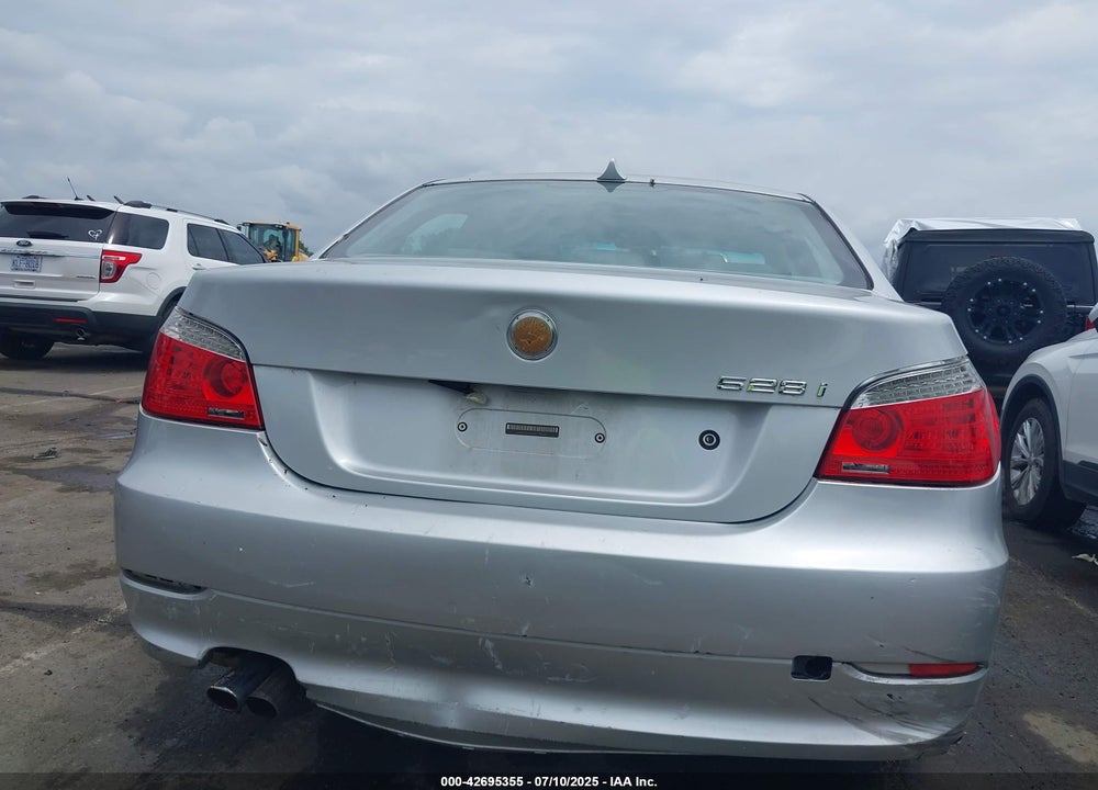 2008 BMW 528I VIN: WBANU535X8C114660