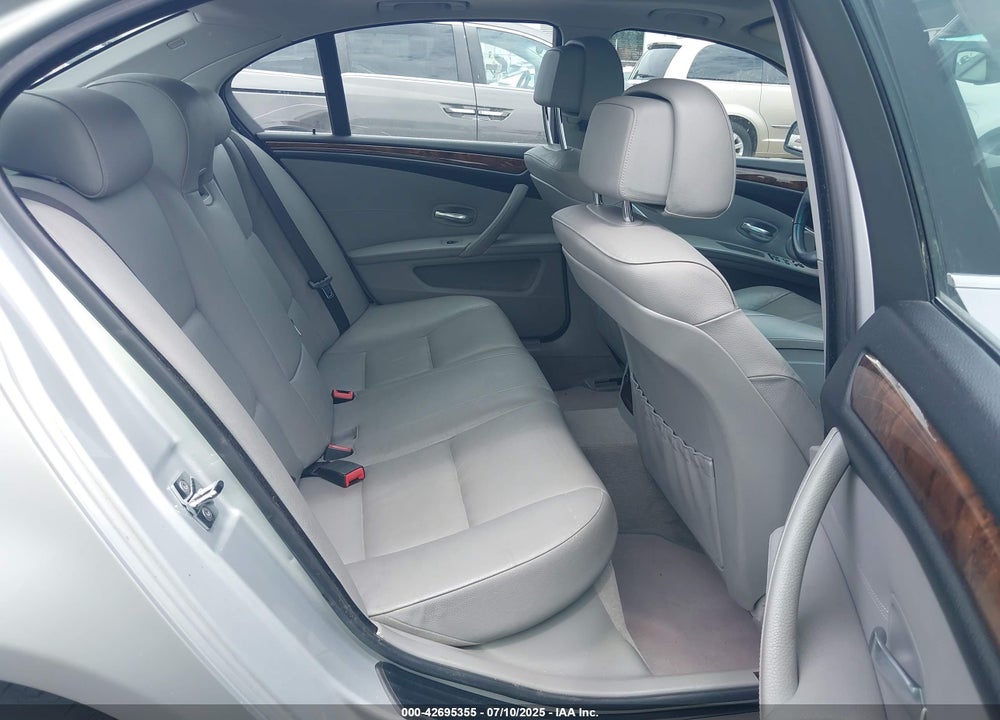 2008 BMW 528I VIN: WBANU535X8C114660