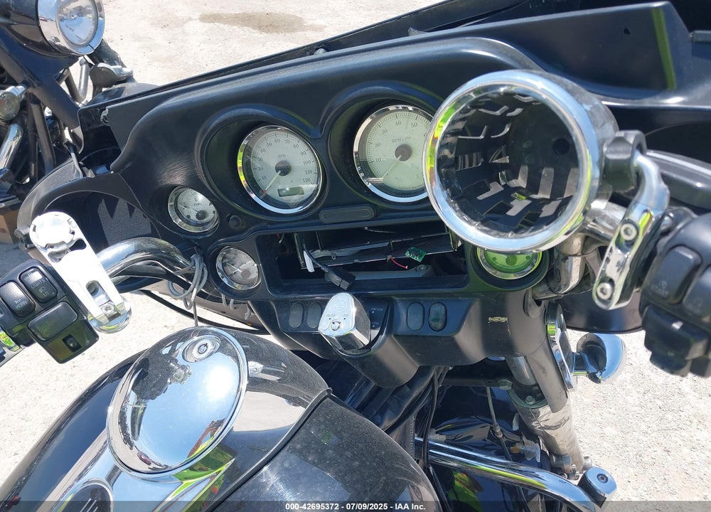 2013 HARLEY-DAVIDSON FLHX STREET GLIDE VIN: 1HD1KBM18DB688030