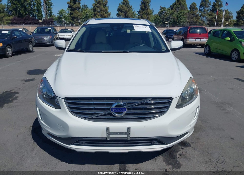 2016 VOLVO XC60 VIN: YV440MDK4G2847071