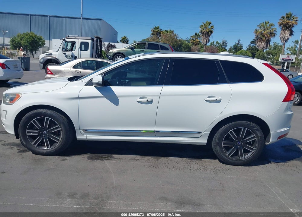 2016 VOLVO XC60 VIN: YV440MDK4G2847071