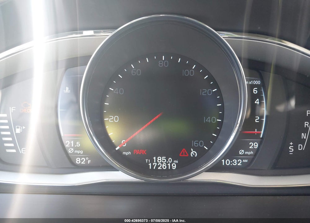 2016 VOLVO XC60 VIN: YV440MDK4G2847071
