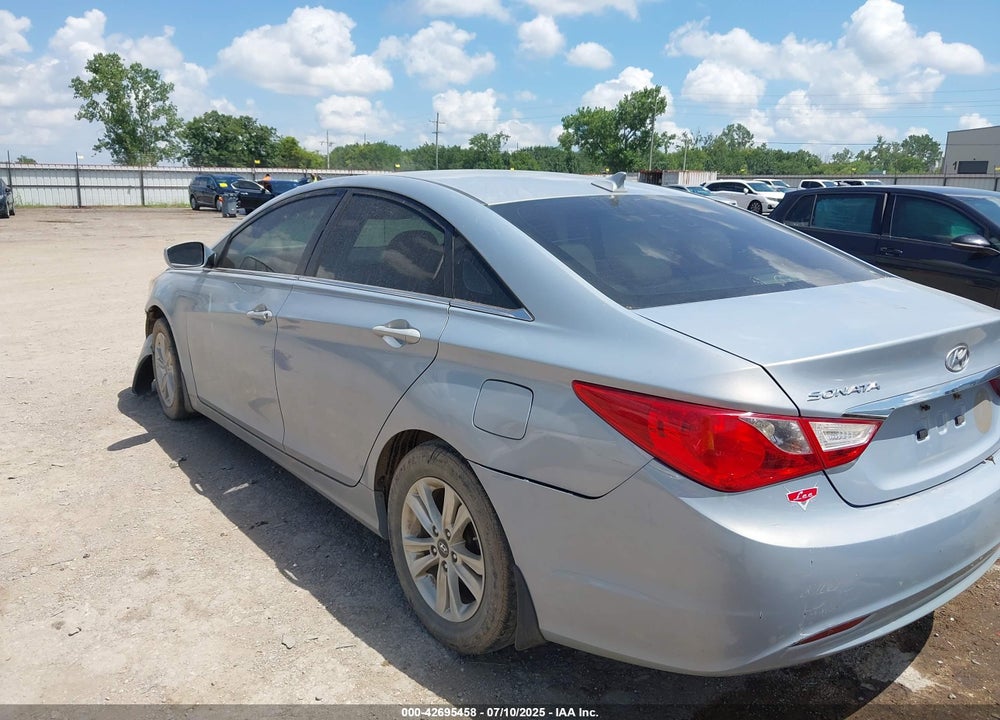 2011 HYUNDAI SONATA VIN: 5NPEB4AC6BH137191