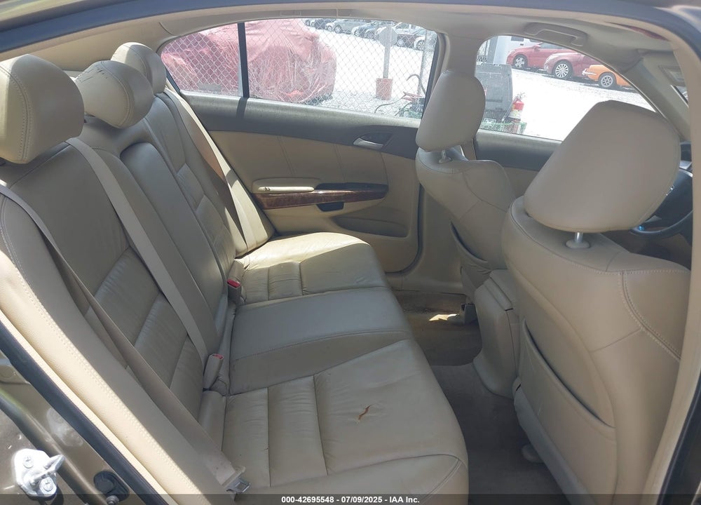 2008 HONDA ACCORD VIN: 1HGCP26858A052572