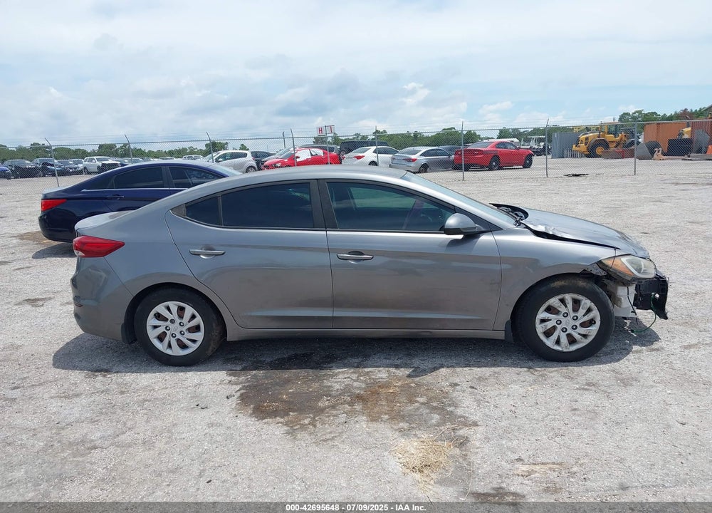 2018 HYUNDAI ELANTRA SE VIN: 5NPD74LF4JH247322