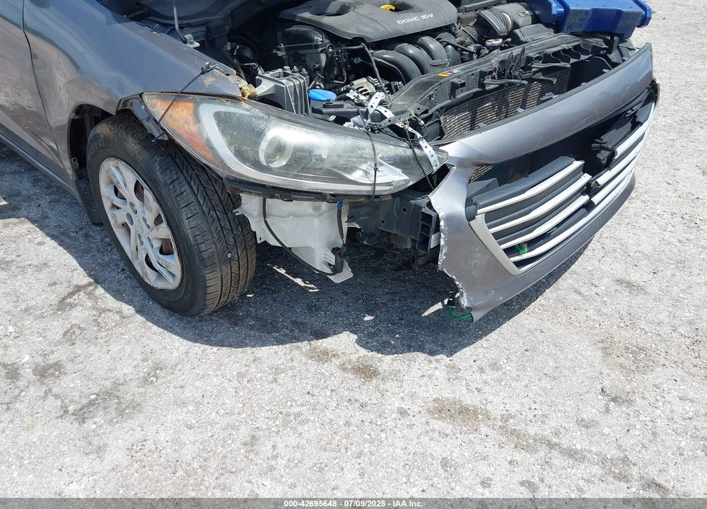 2018 HYUNDAI ELANTRA SE VIN: 5NPD74LF4JH247322