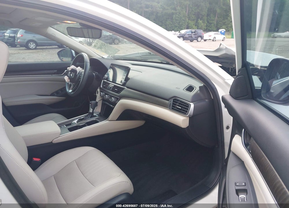 2019 HONDA ACCORD VIN: 1HGCV1F5XKA093504