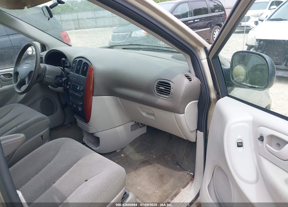 2006 CHRYSLER TOWN & COUNTRY VIN: 1A4GP45R56B662642