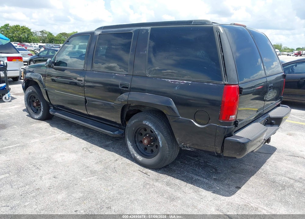 2000 GMC YUKON DENALI VIN: 1GKEK63R1YR196023