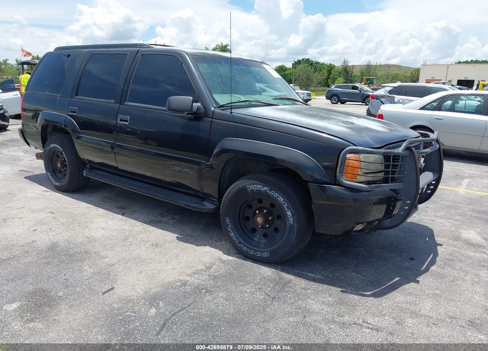 2000 GMC YUKON DENALI VIN: 1GKEK63R1YR196023
