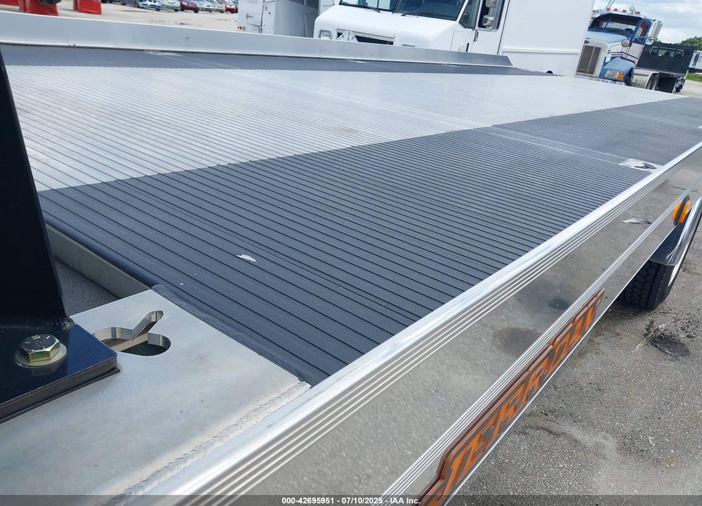 2024 MACK MD VIN: 1M2MDBAA2RS011989