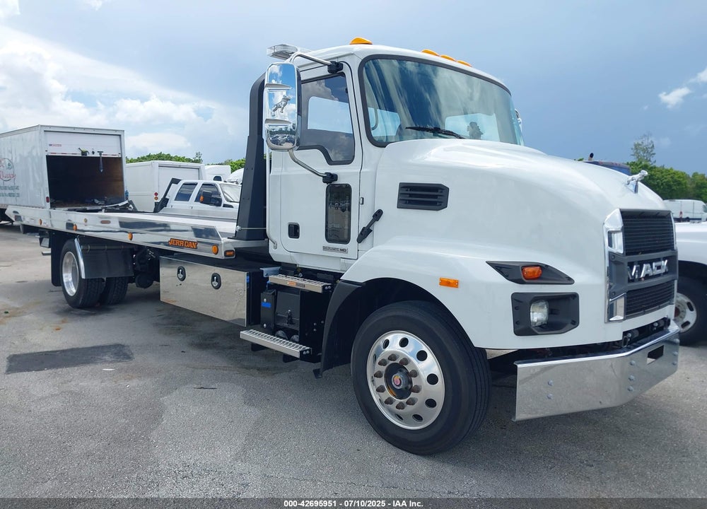2024 MACK MD VIN: 1M2MDBAA2RS011989
