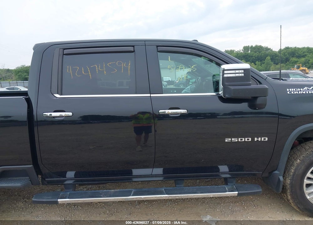 2021 CHEVROLET SILVERADO 2500HD 4WD STANDARD BED HIGH COUNTRY VIN: 1GC4YREY3MF132945