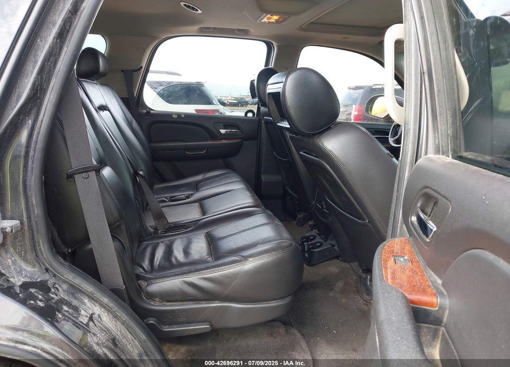 2010 CHEVROLET TAHOE VIN: 1GNUCBE01AR282456