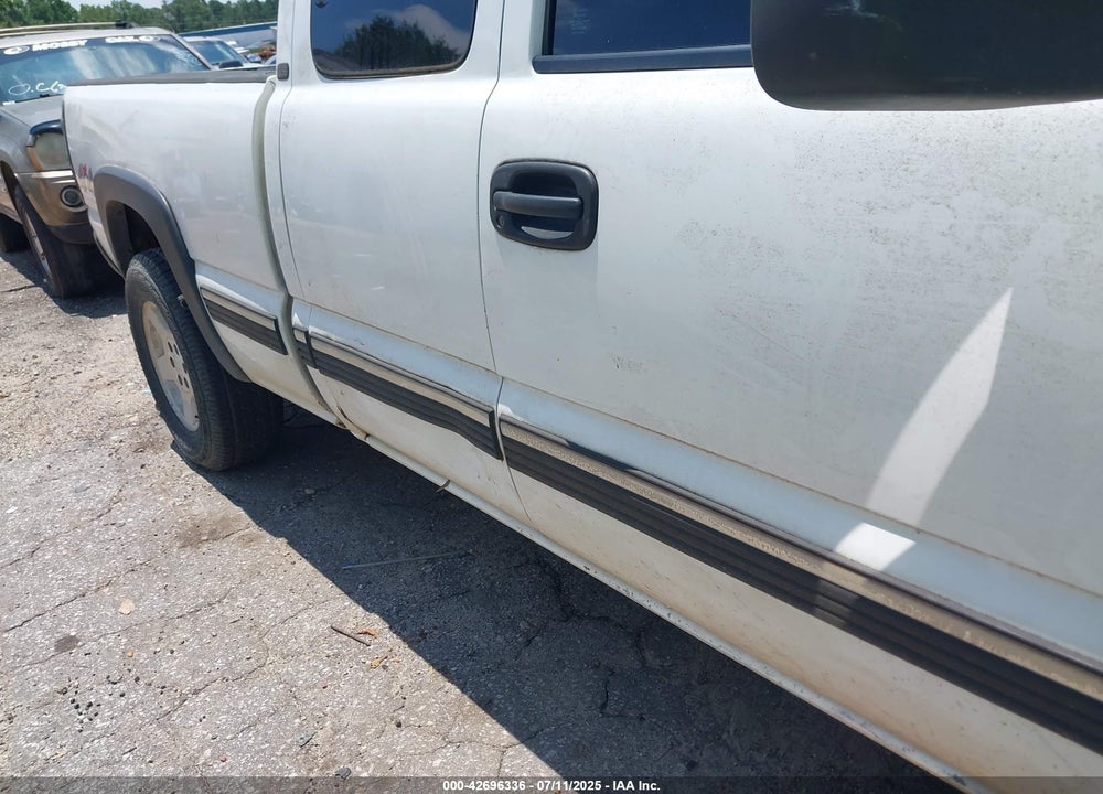 1999 CHEVROLET SILVERADO 1500 VIN: 1GCEK19T3XE105342