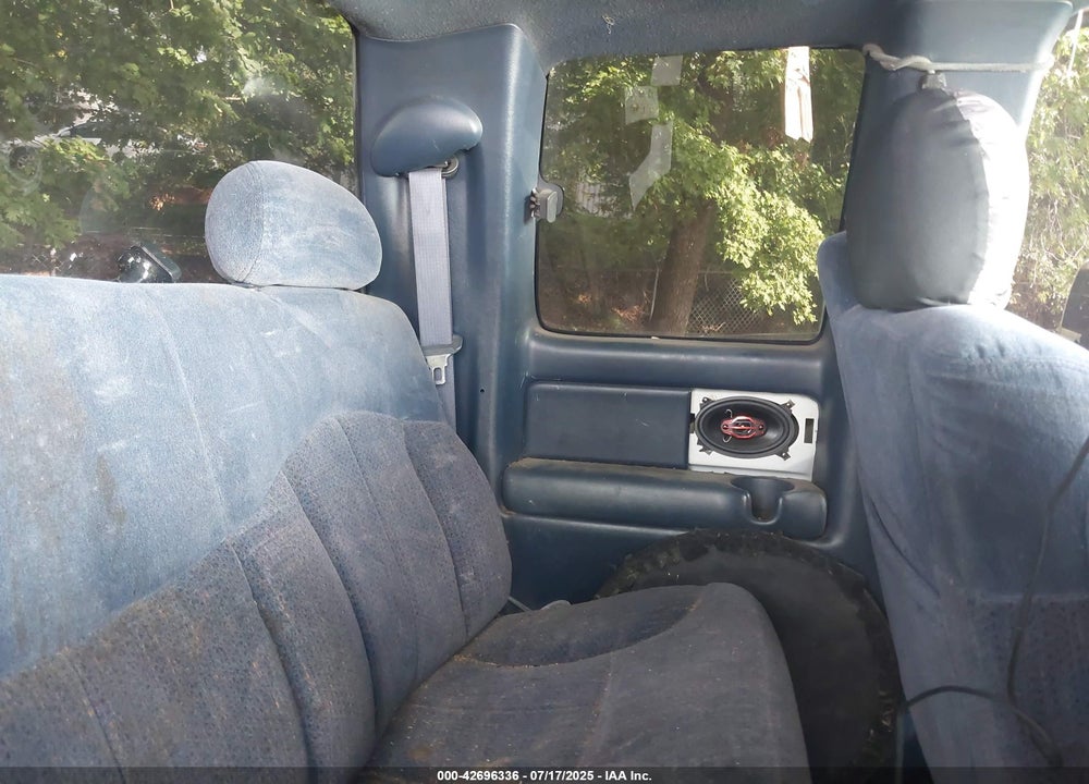 1999 CHEVROLET SILVERADO 1500 VIN: 1GCEK19T3XE105342