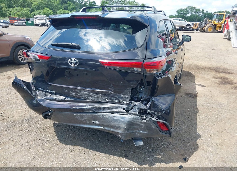 2022 TOYOTA HIGHLANDER VIN: 5TDDZRBH8NS214043