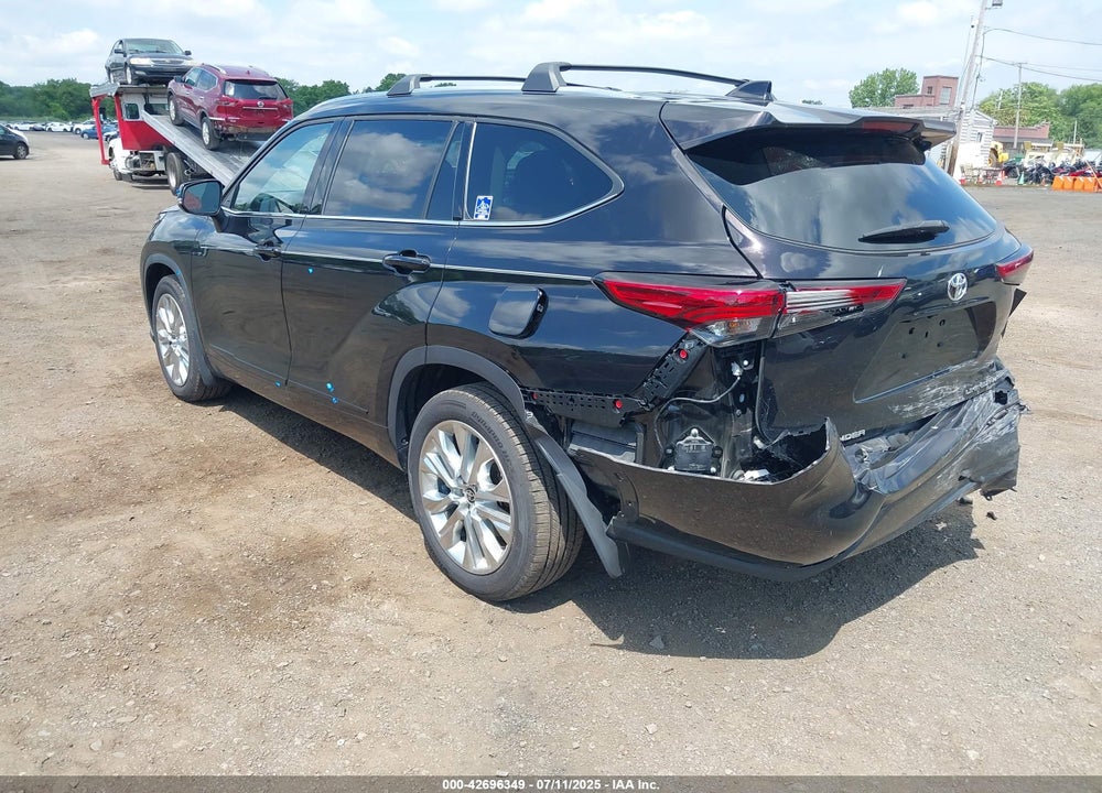 2022 TOYOTA HIGHLANDER VIN: 5TDDZRBH8NS214043