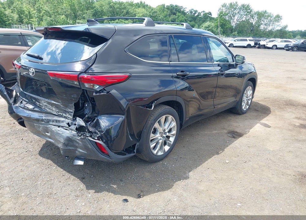 2022 TOYOTA HIGHLANDER VIN: 5TDDZRBH8NS214043
