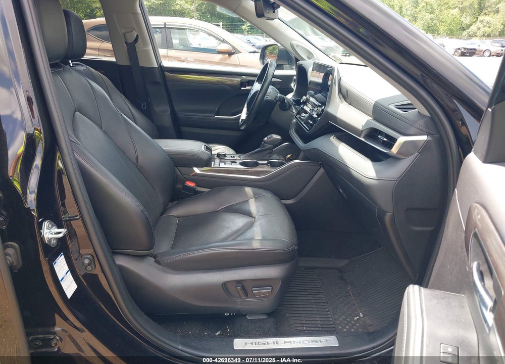 2022 TOYOTA HIGHLANDER VIN: 5TDDZRBH8NS214043