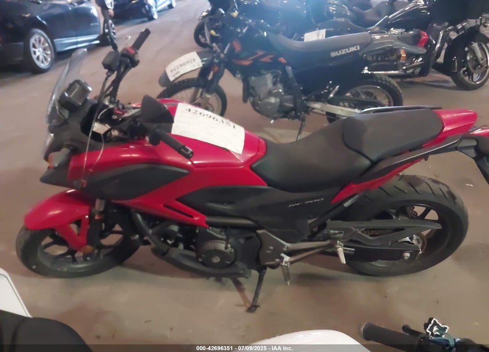 2015 HONDA NC700XD VIN: JH2RC6341FK100127