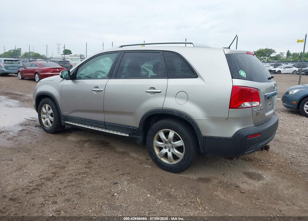 2013 KIA SORENTO VIN: 5XYKTDA23DG371726
