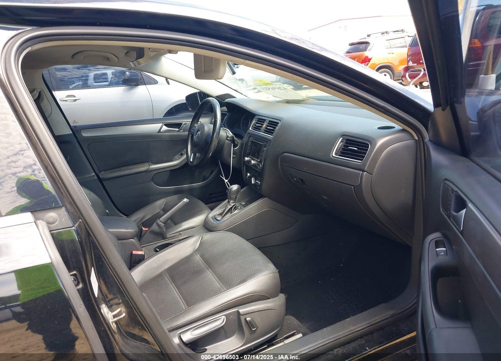 2014 VOLKSWAGEN JETTA VIN: 3VWLL7AJXEM416059
