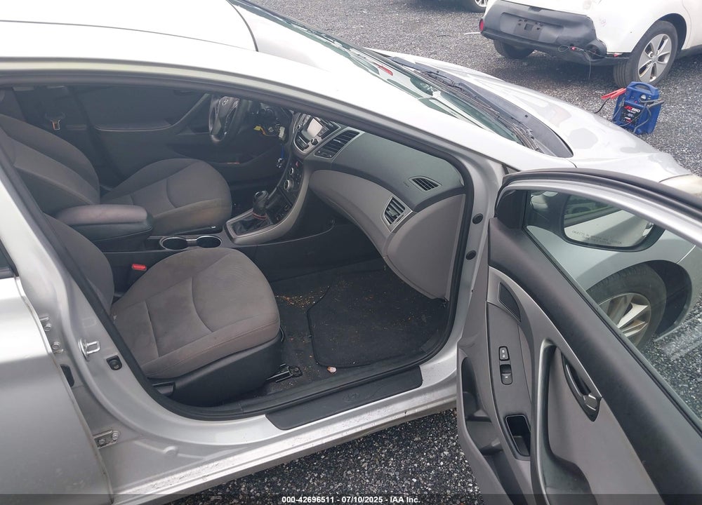 2015 HYUNDAI ELANTRA SE VIN: KMHDH4AE8FU415138