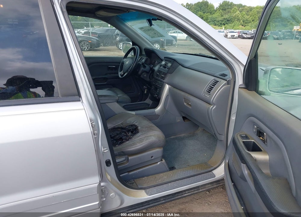2004 HONDA PILOT VIN: 2HKYF18504H507142