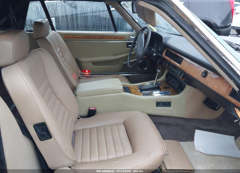 1988 JAGUAR XJS VIN: SAJNV5848JC147213