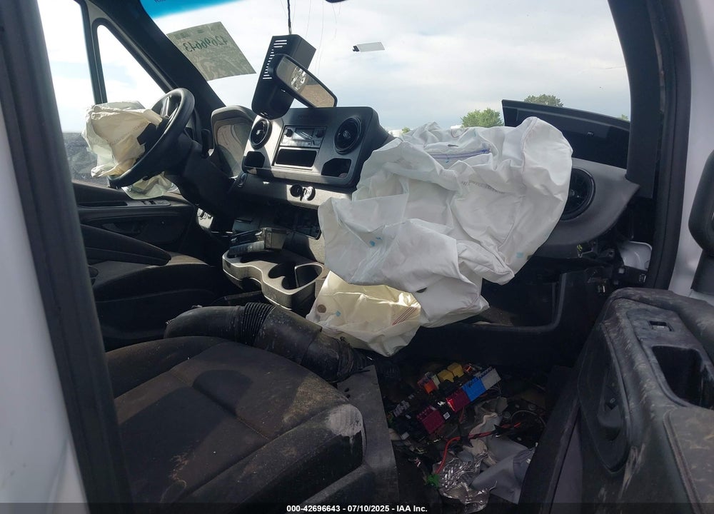 2024 MERCEDES-BENZ SPRINTER VIN: W1W4KBHY3RT158446