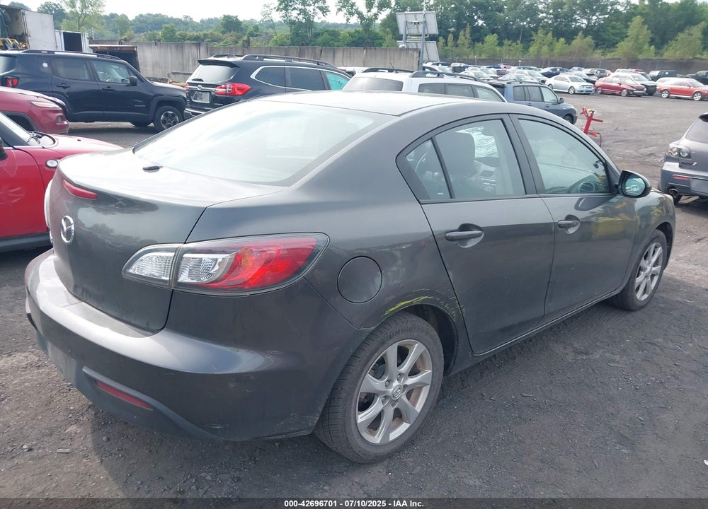 2011 MAZDA 3 VIN: JM1BL1VG8B1448205