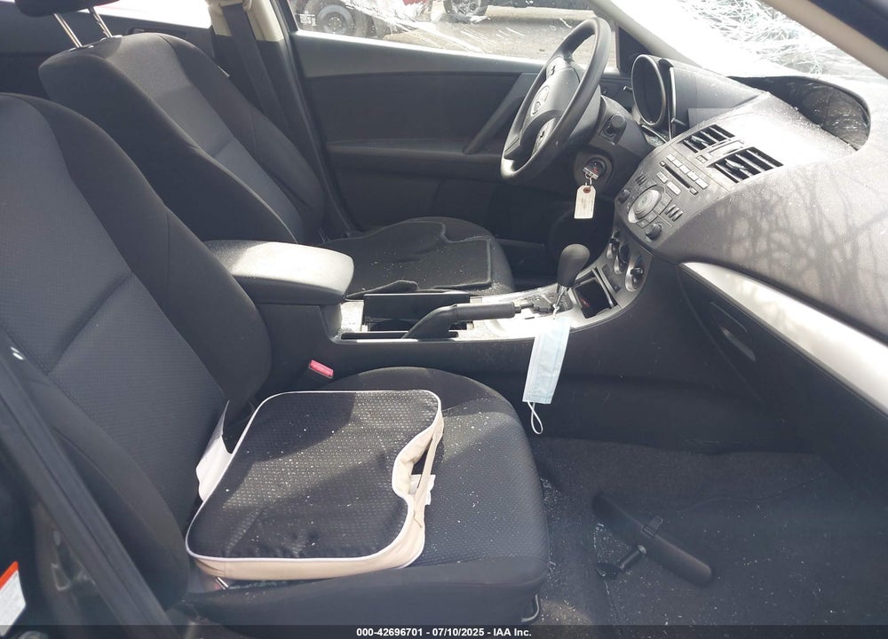 2011 MAZDA 3 VIN: JM1BL1VG8B1448205