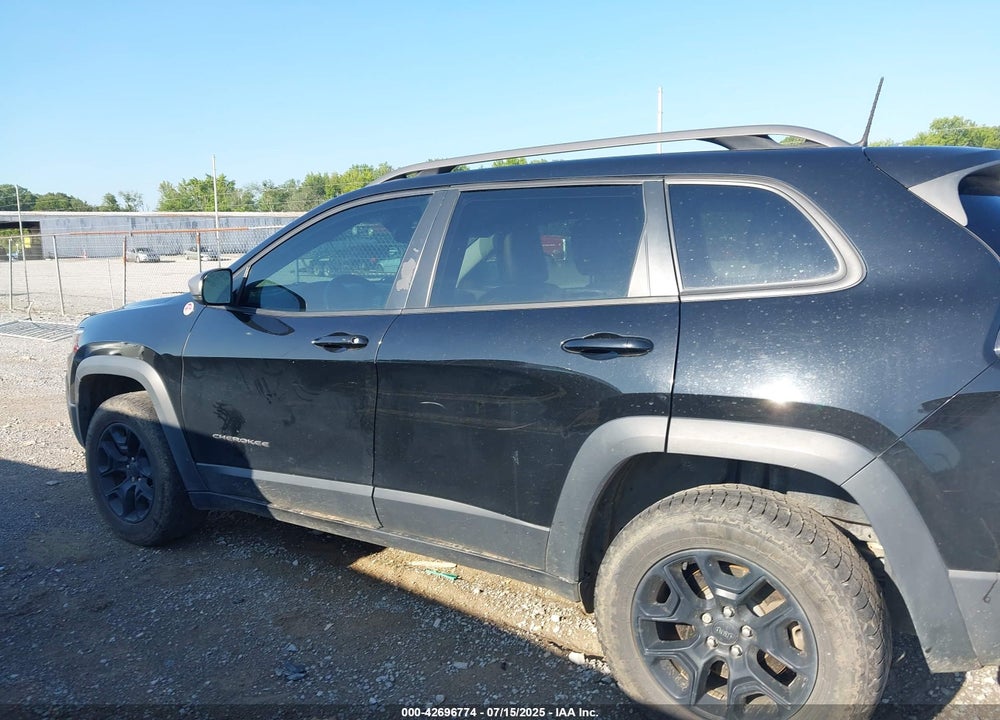 2019 JEEP CHEROKEE VIN: 1C4PJMBX3KD483895